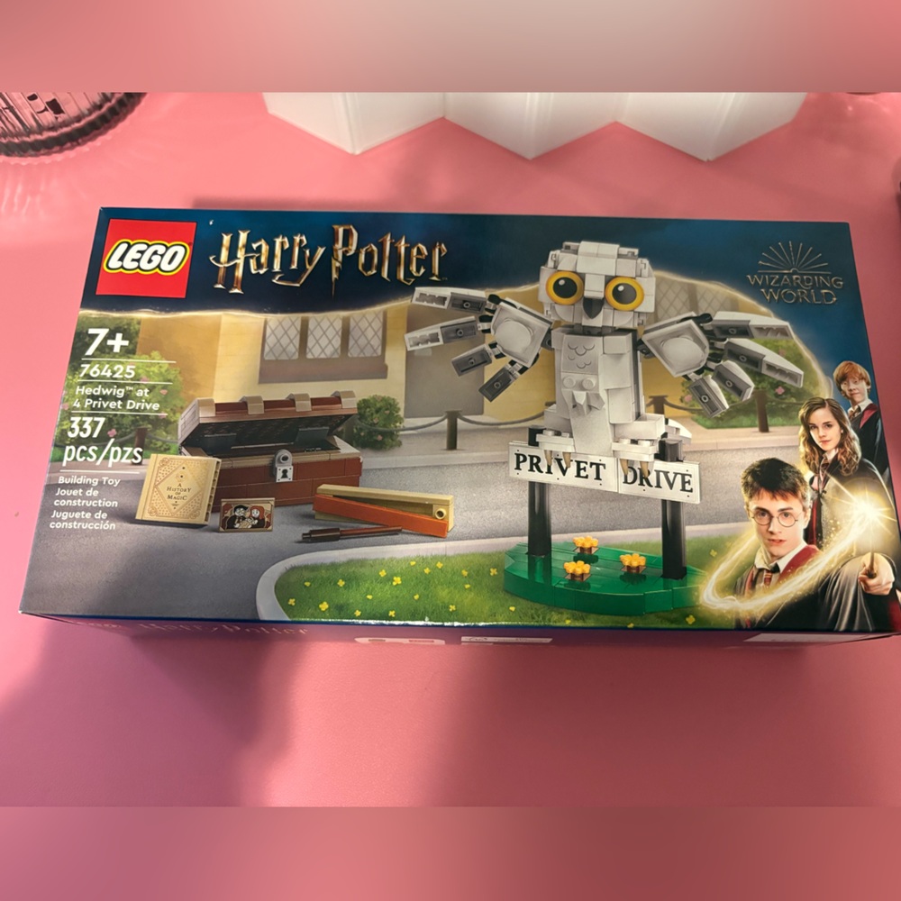 Lego Harry Potter White Owl with Yellow Eyes and Green Base Display